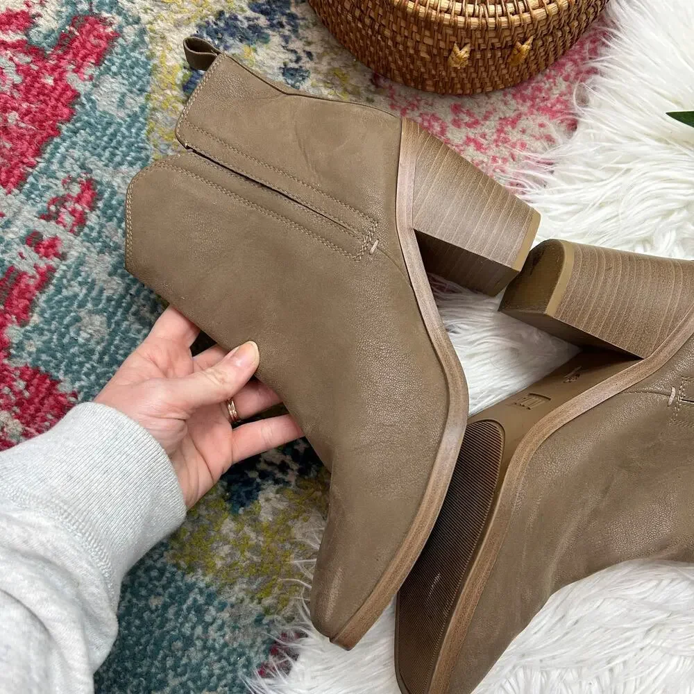 MIA Brown Heeled Ankle Boot Bootie 9.5 Neutral Square Toe Block Heel